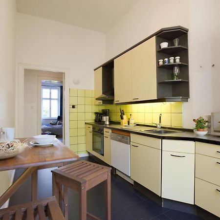 Elegante Altbauwohnung Berlin Bagian luar foto