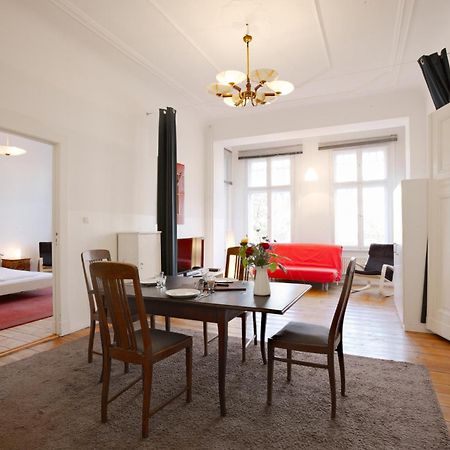 Elegante Altbauwohnung Berlin Bagian luar foto